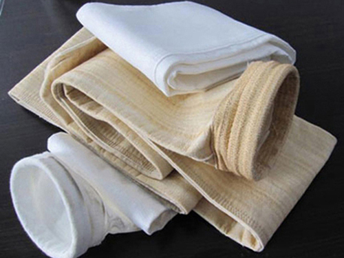 山(shan)西玻纖(xian)針刺氈(zhan)除塵布(bu)袋